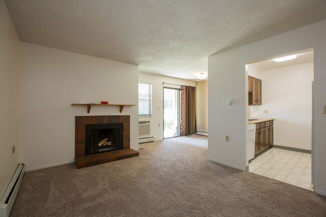 Building Photo - 512 E Monroe Dr