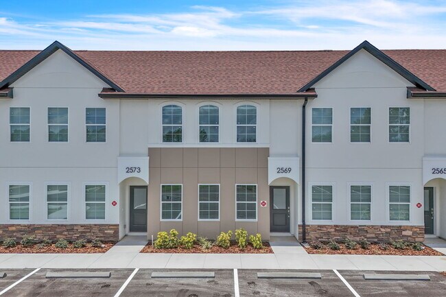 Foto del edificio - 2549 Slim Haywood Ave