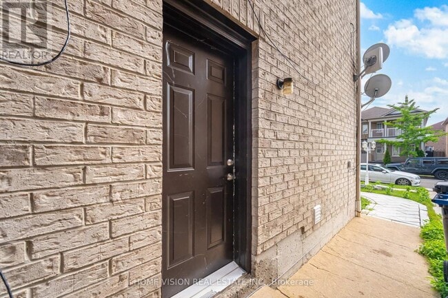 Building Photo - 17 Atira Ave