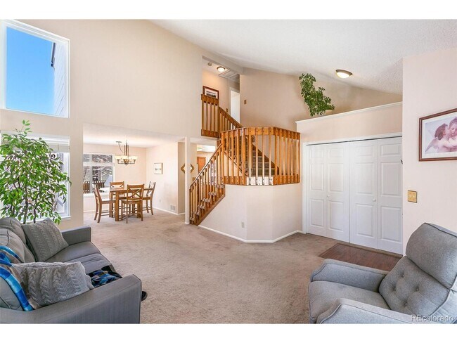 Building Photo - 3BD 2.5BR home with large yard; close to Red Rocks + foothills