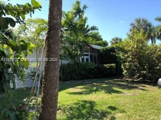 Foto principal - 9740 E Broadview Dr