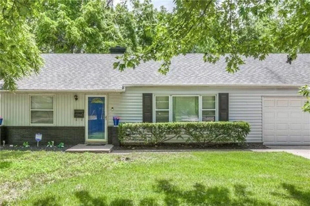 Foto principal - 2805 W 75th St