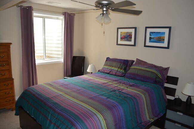 Foto del edificio - Fully Furnished 4 Bedroom Home
