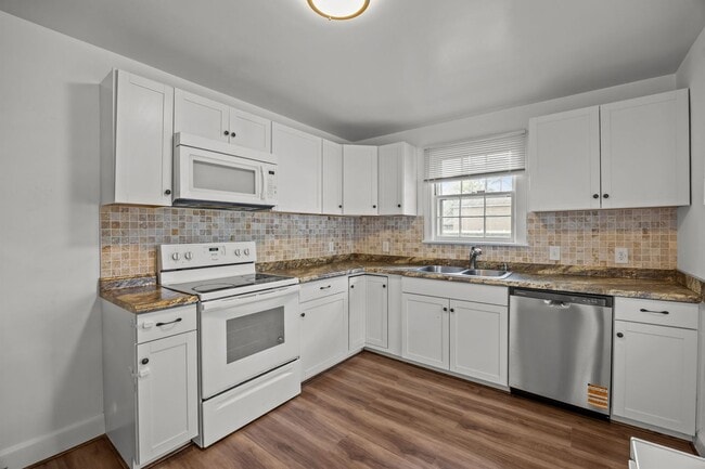 Building Photo - Cozy Home on a Quiet Street