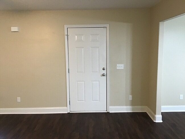 Foto del edificio - 130 Crossing Cir