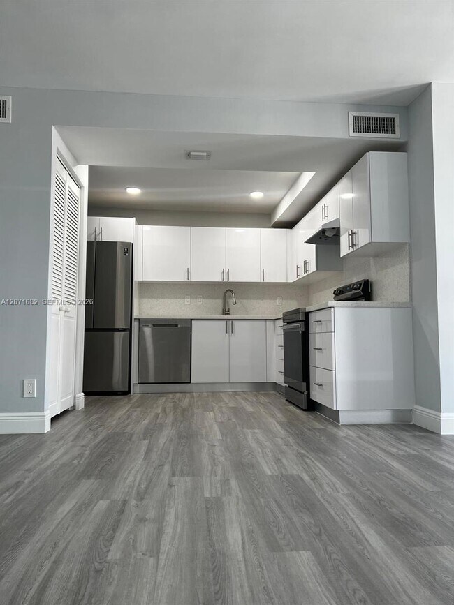 Foto del edificio - 501 Three Islands Boulevard