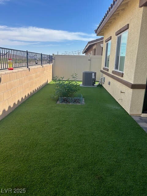 Foto del edificio - 336 Larksong Ave