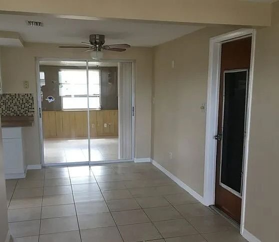 Foto del edificio - 4050 Chesswood Dr