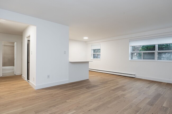 Building Photo - 47-49 Riverwood Parkway