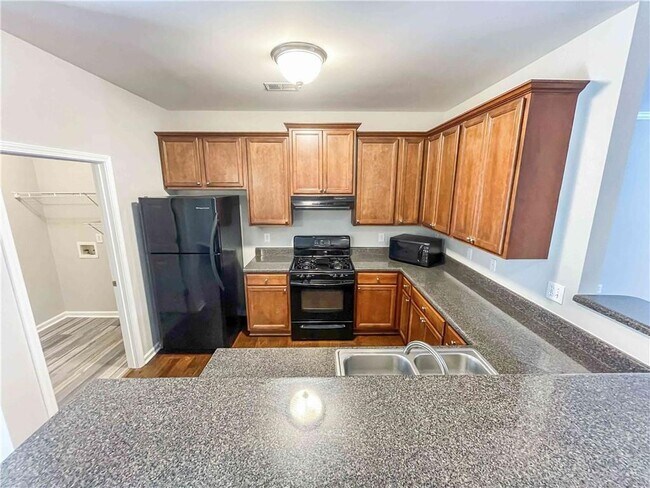 Foto del edificio - 4682 Liberty Square Dr