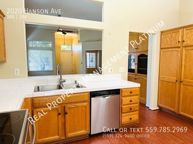 Building Photo - $2,100 Shaw & Temperance 3 Bd + Office - H...
