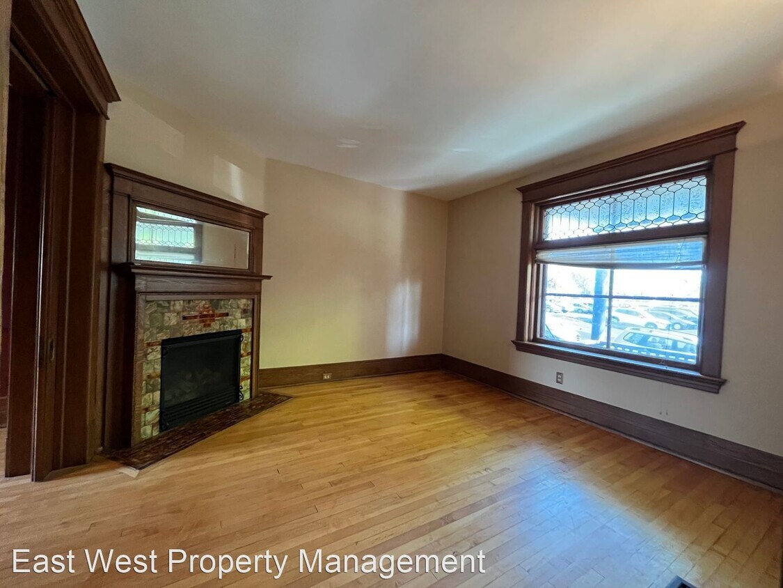 3 br, 1.5 bath House 123 N 9th Ave E House Rental in Duluth, MN