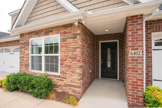 Foto del edificio - Charming Gallatin Townhome!