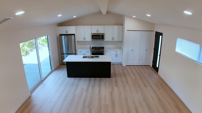 Foto del edificio - 6411 Gentry Ave