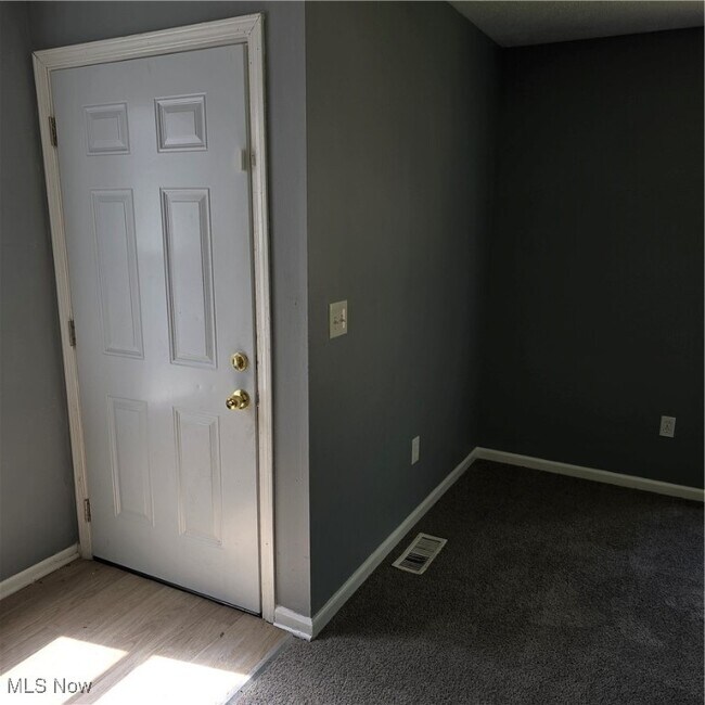 Foto del edificio - 4137 E 102nd St