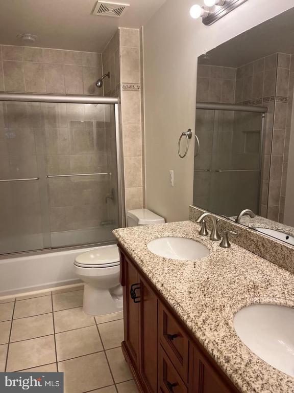 Building Photo - 20515 Golf Course Dr
