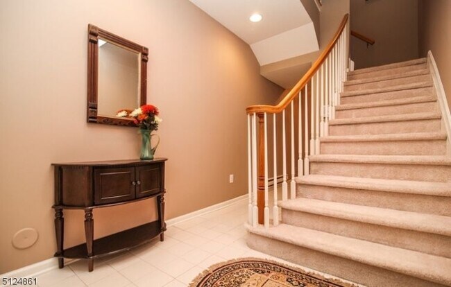 Foto del edificio - 621 Binghampton Ln