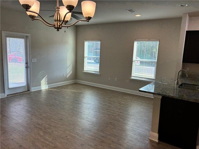 Building Photo - 6720 Spaniel Dr