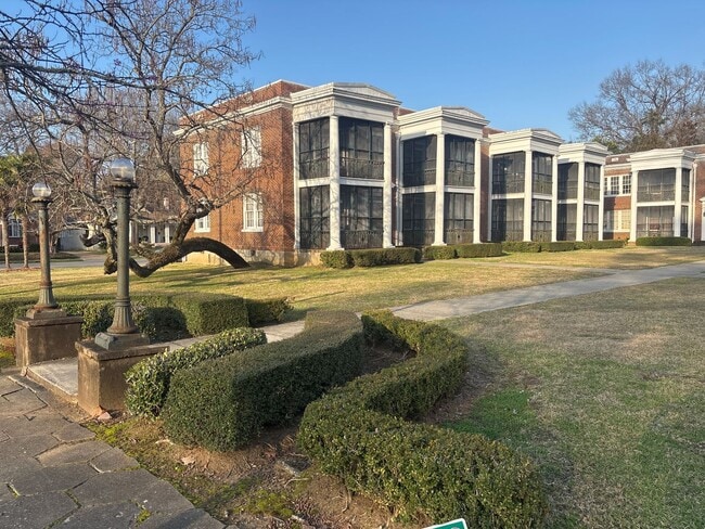 Building Photo - Here's your chance to have it all!