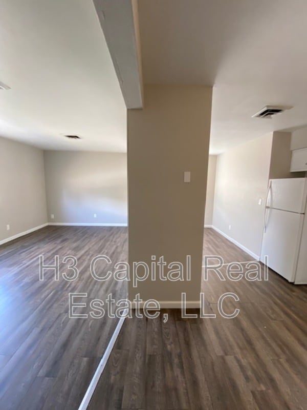 Building Photo - 417 Joseph Dr