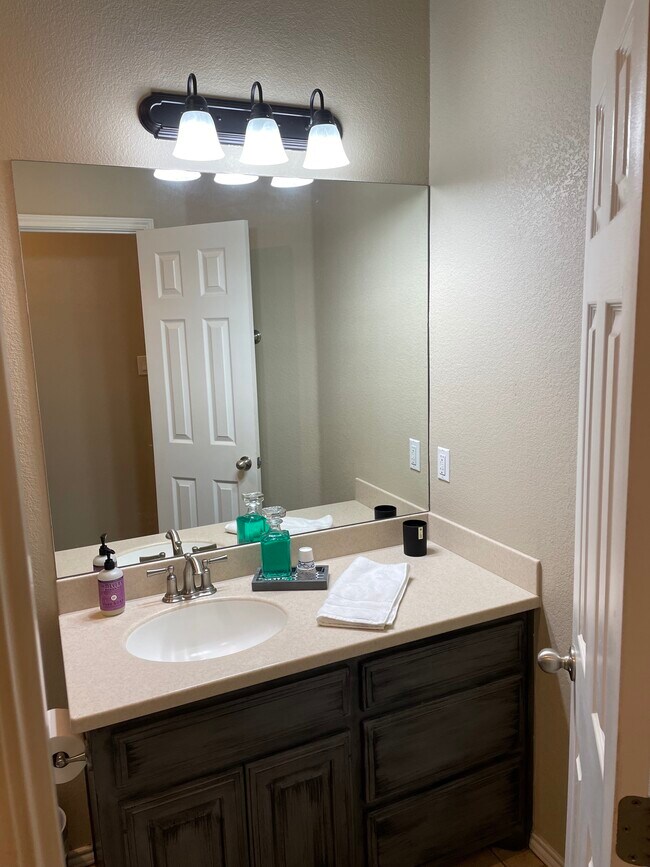 Foto del edificio - 2805 Cagle Ln