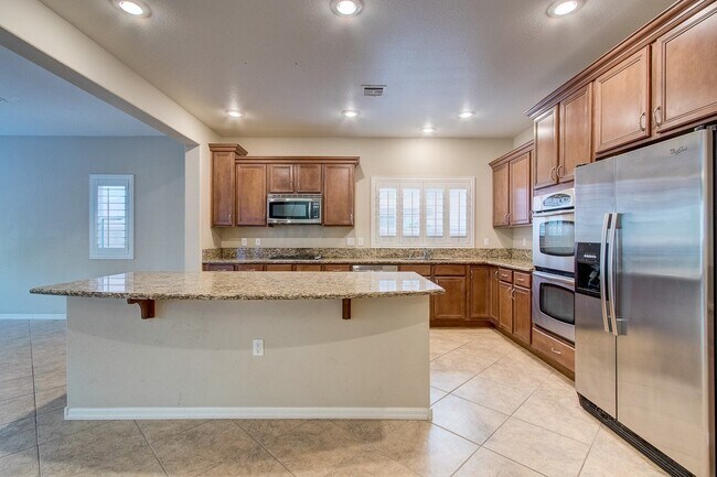 Foto del edificio - Summerlin Home with downstairs Bed/Bath & Large Patio with Courtyard!