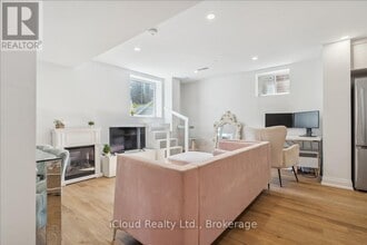 Building Photo - 925 Hickory Cres