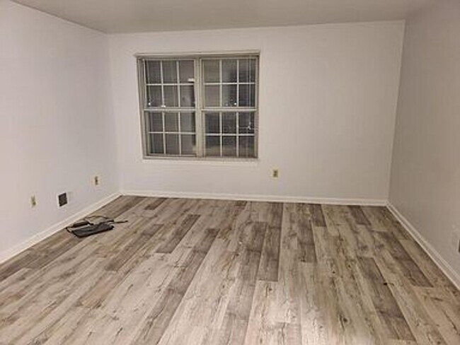 Foto del edificio - Remodeled Seven Oaks Condo