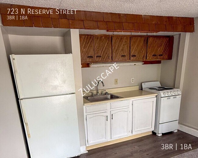 Foto del edificio - 723 N Reserve St