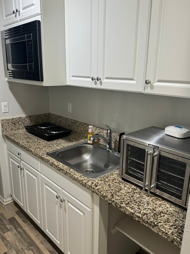 Foto del edificio - 34882 Kingsnake Ave