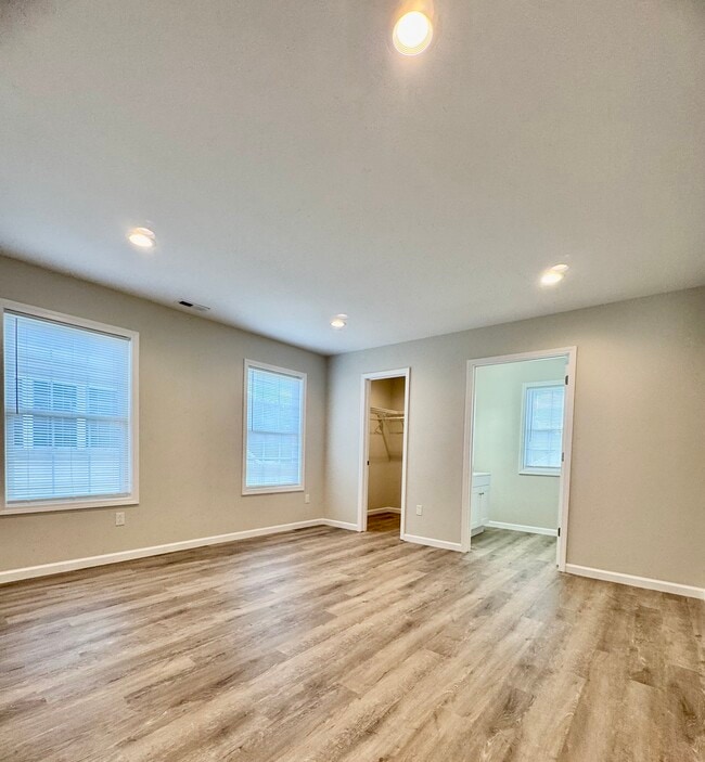 Foto del edificio - 102 Duncan Ln