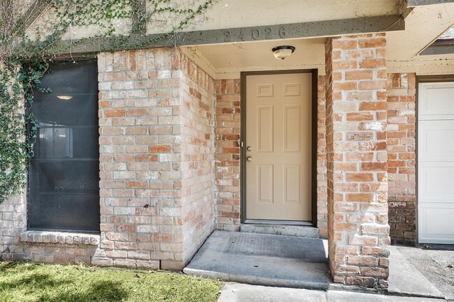 Building Photo - 24026 Spring Briar Ln