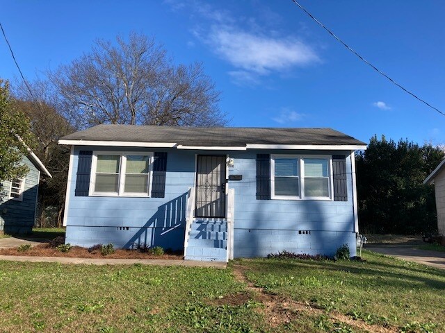 Primary Photo - 2330 Knott St