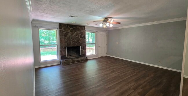 Building Photo - 2 bedroom / 2 bath *unfurnished* rental in...