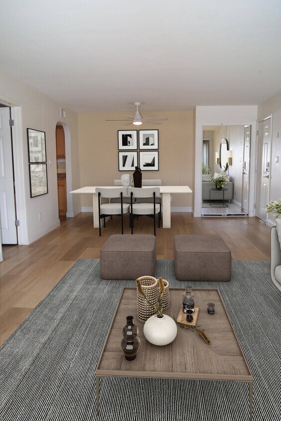 Foto principal - 3825 E Camelback Rd