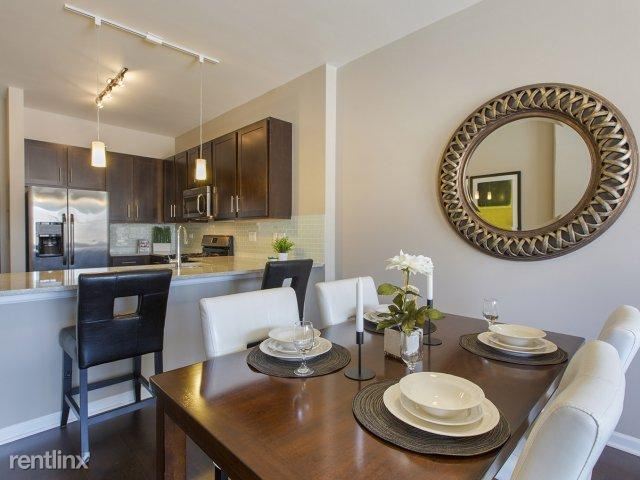 Building Photo - 2 br, 1 bath Condo - 2222 S Michigan St