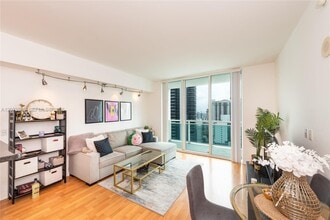 Building Photo - 951 Brickell Ave