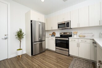 Interior Photo - MLK Highline