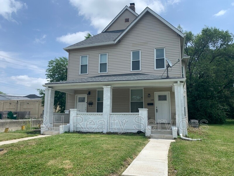 Foto principal - 1125 Churchman Ave