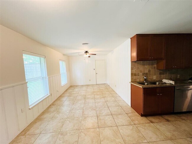 Foto del edificio - 1527 Auline Ln