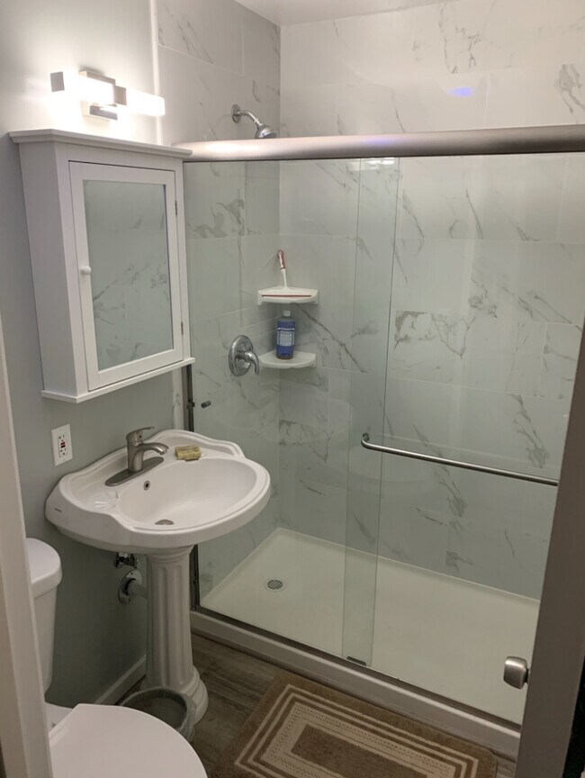 Foto del edificio - 207 Kenton Ave