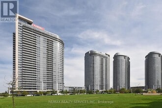 Building Photo - 181-1181 Village Green Square