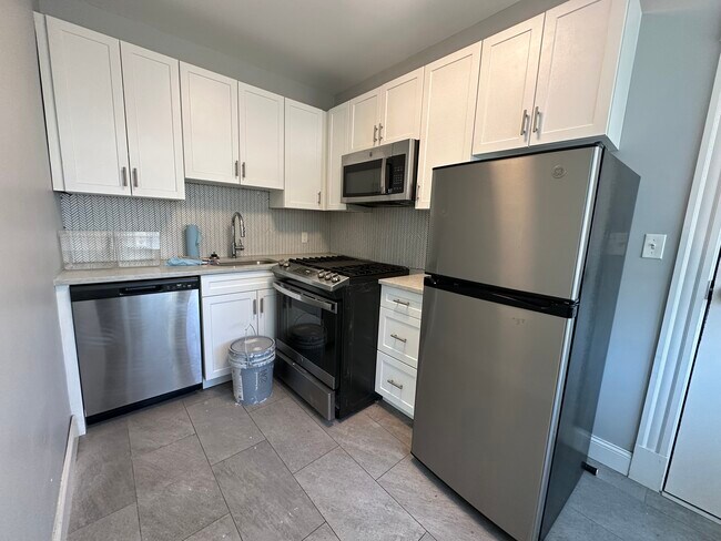 Building Photo - 231 Lafayette St