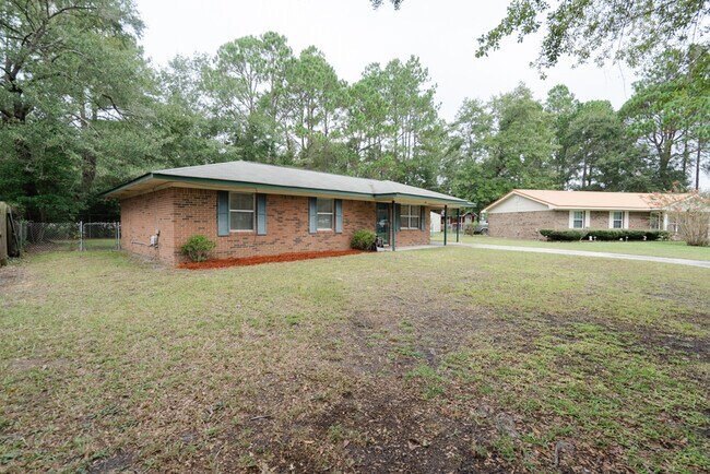 Building Photo - 174 Sequoia Cir
