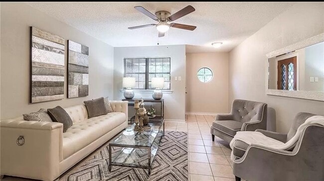 Building Photo - 720 E Mission St