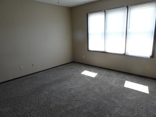 Foto del edificio - 404 Plaza Heights Rd