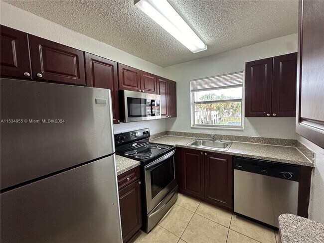 Foto del edificio - 400 NW 65th Ave