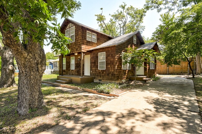 Building Photo - 639 S Pickard Ave