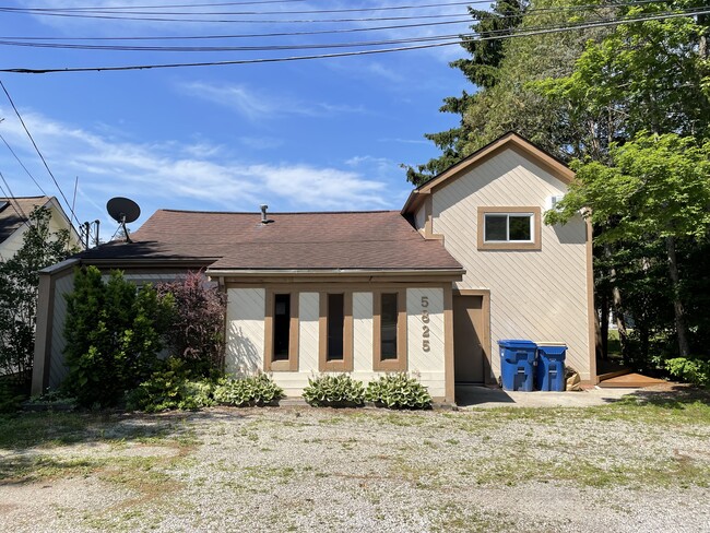 Building Photo - 5825 Mill St