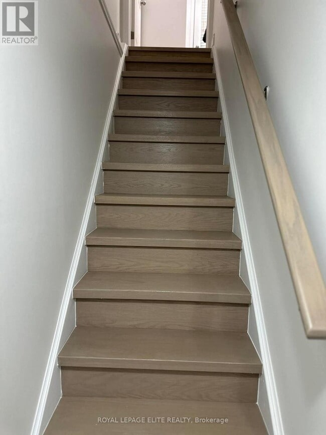 Building Photo - 350 Dundas St S